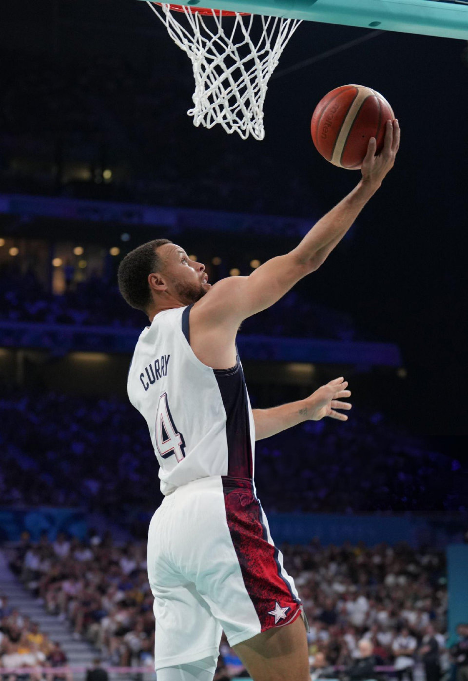 前湖人年轻球员转投欧洲，签约年薪100万美元