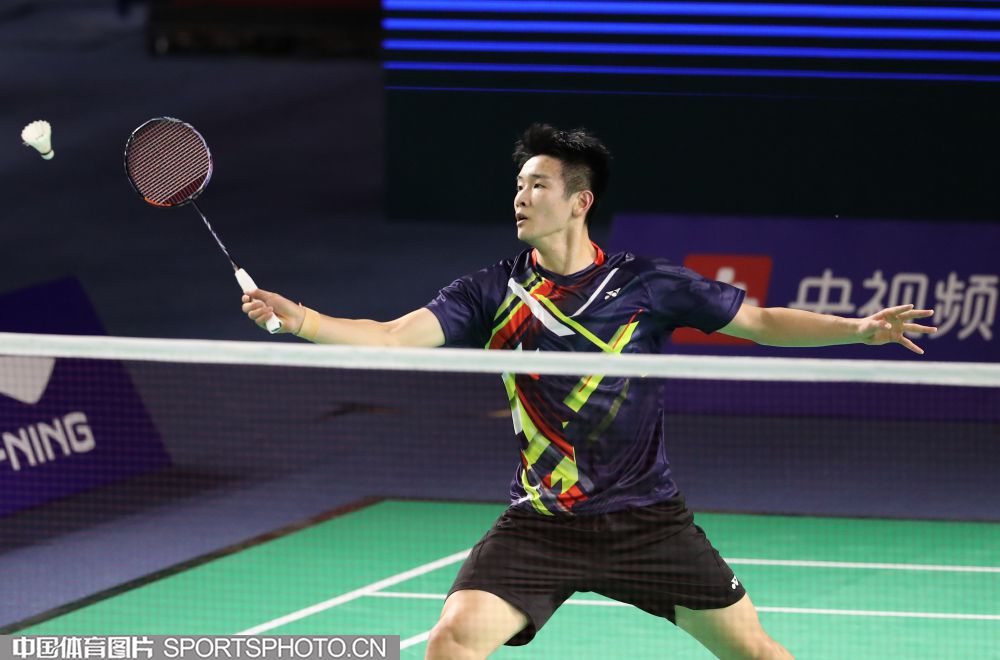 对球迷的犒 对球迷的犒